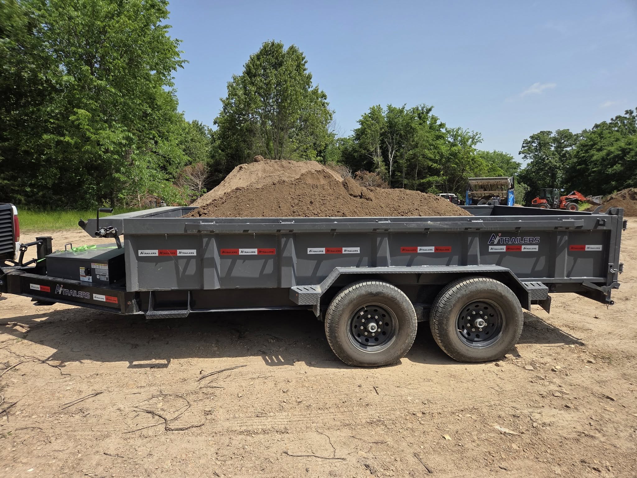 fill dirt delivery and spreading